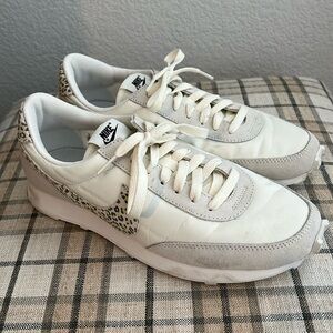 NIKE Daybreak Leopard Sneakers